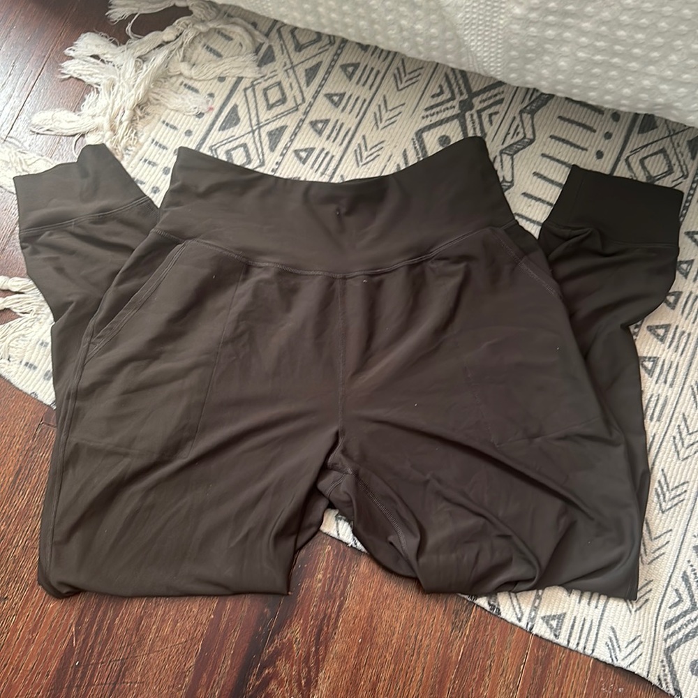 Old Navy Active Jogger Women’s sz L Powersoft
